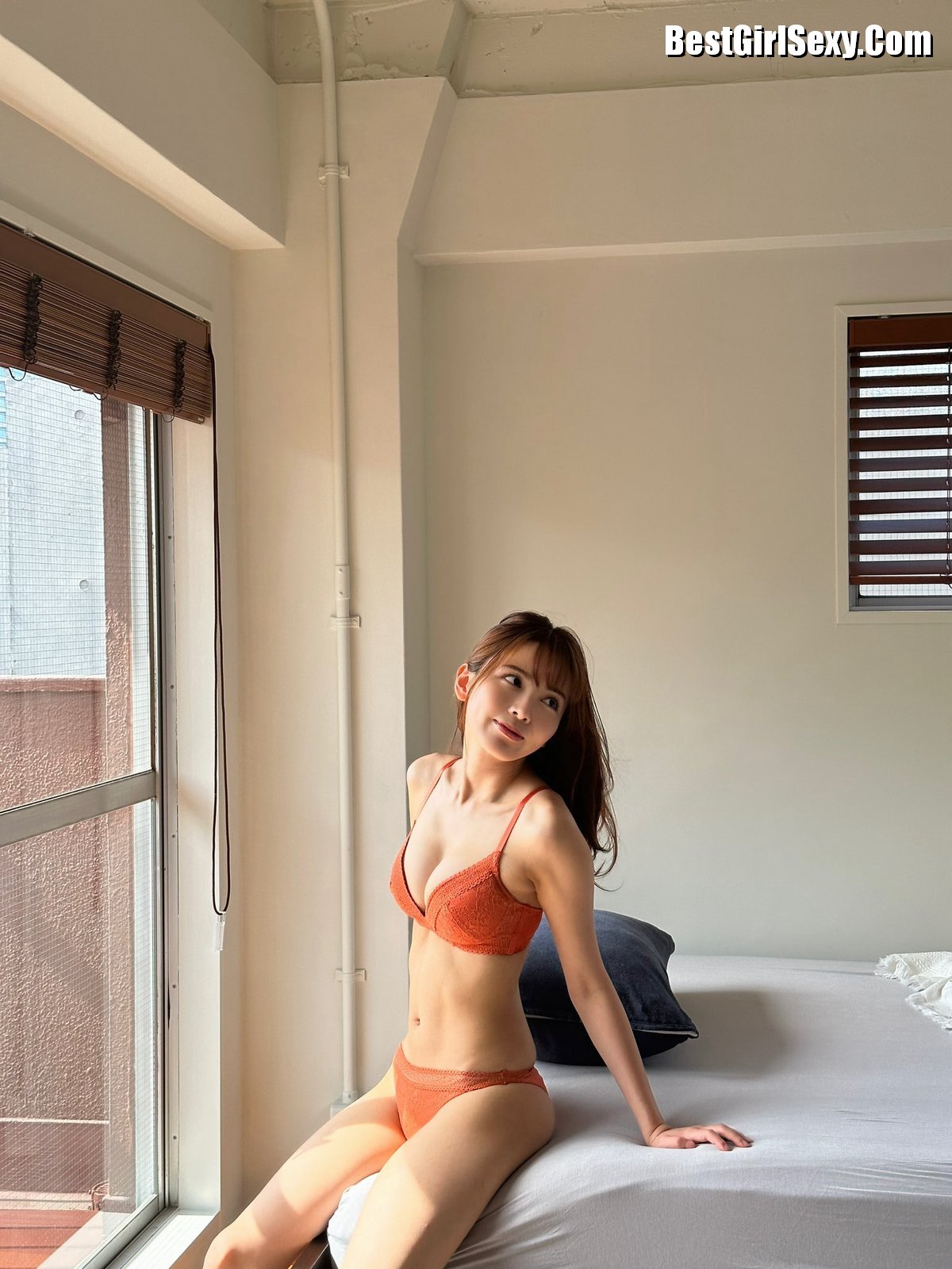 Weekly SPA 2023 10 24 31 生見愛瑠 海里 西村歩乃果 小南満佑子 0021 3789111415.jpg