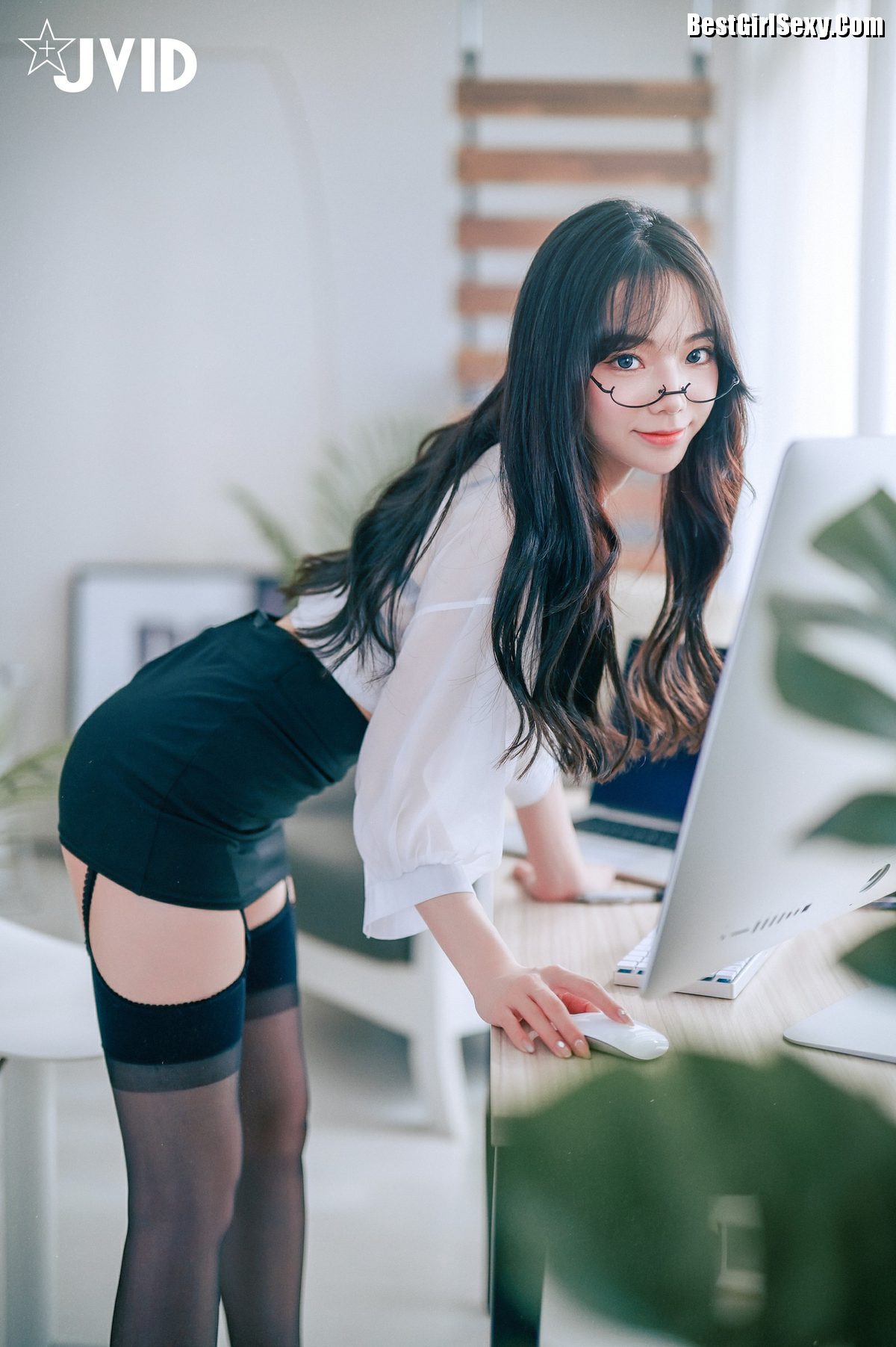 JVID Jiu Jiu 啾啾 Lustful Little Secretary B 0044 9919107864.jpg