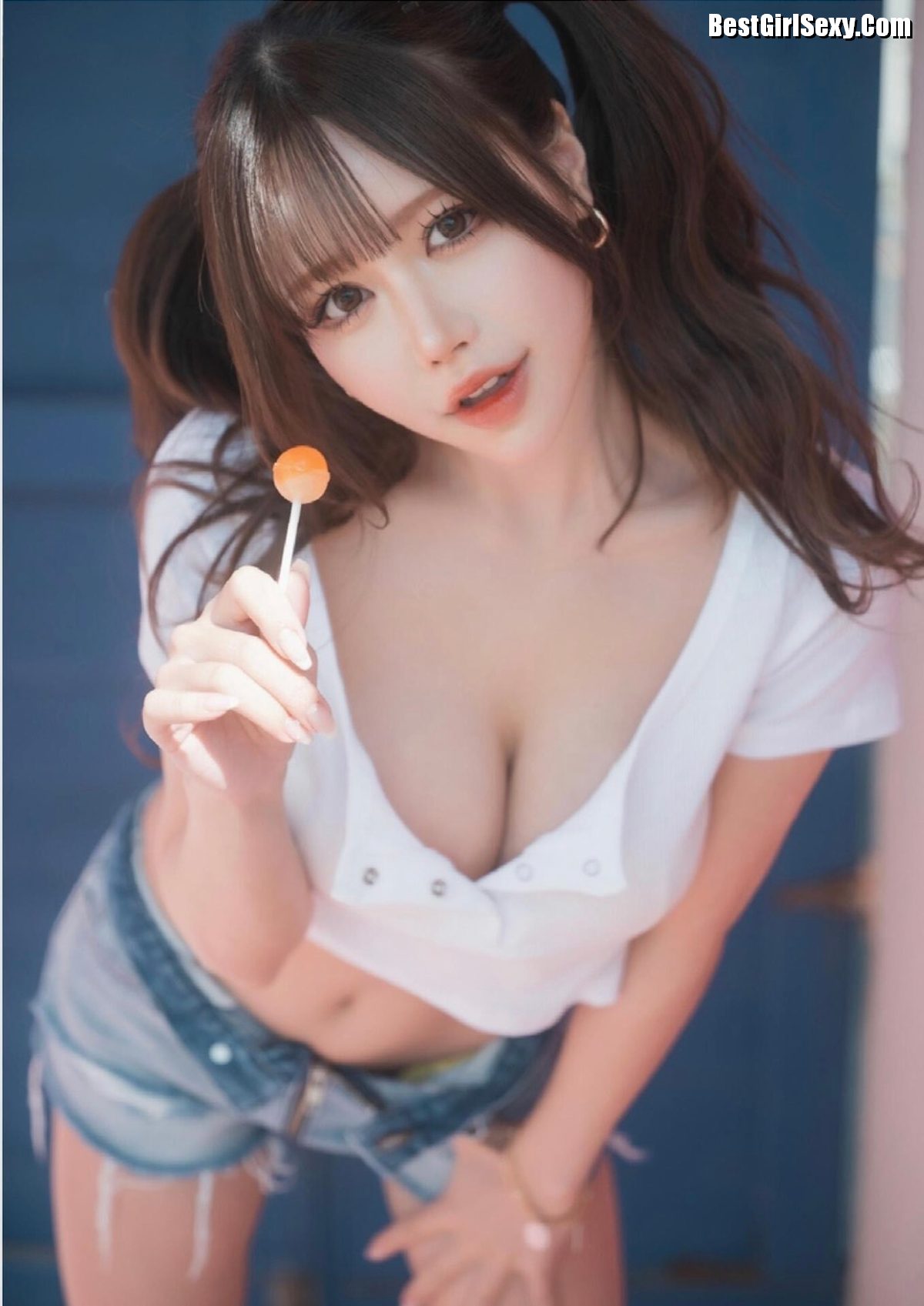 Mai Shirota 白田まい 1st e book The Venus B 0029 3418893176.jpg