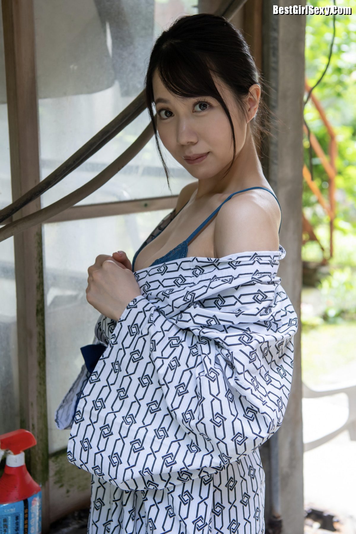 Mayu Minami 南まゆ WITH YOU 0048 5832909049.jpg