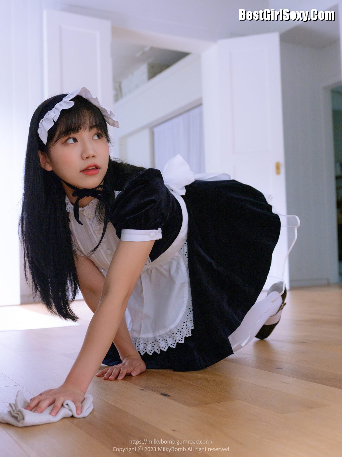 MilkyBomb YUI Vol 003 Maid B 0001 4018002334.jpg