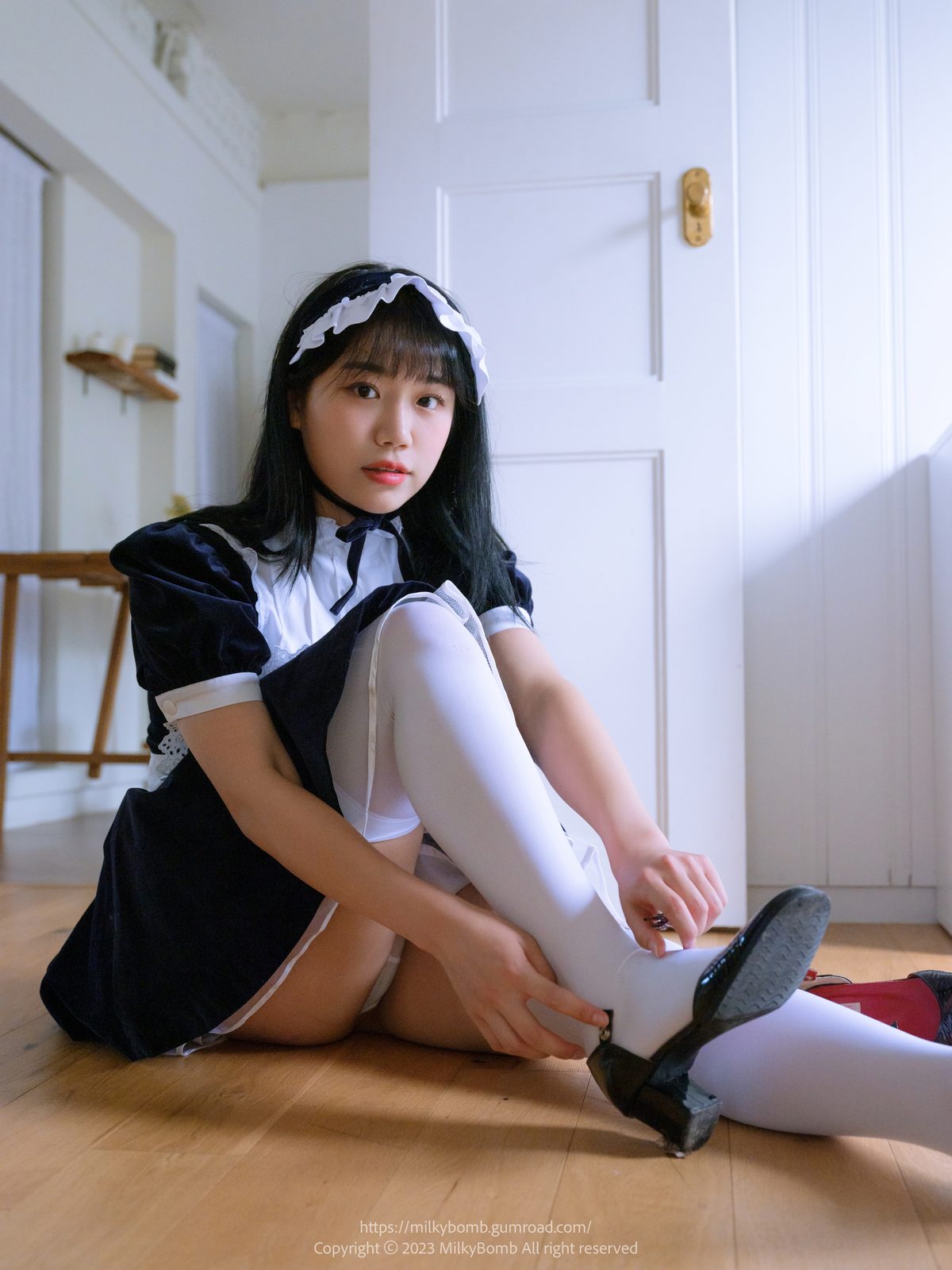 MilkyBomb YUI Vol 003 Maid B 0018 9087436188.jpg