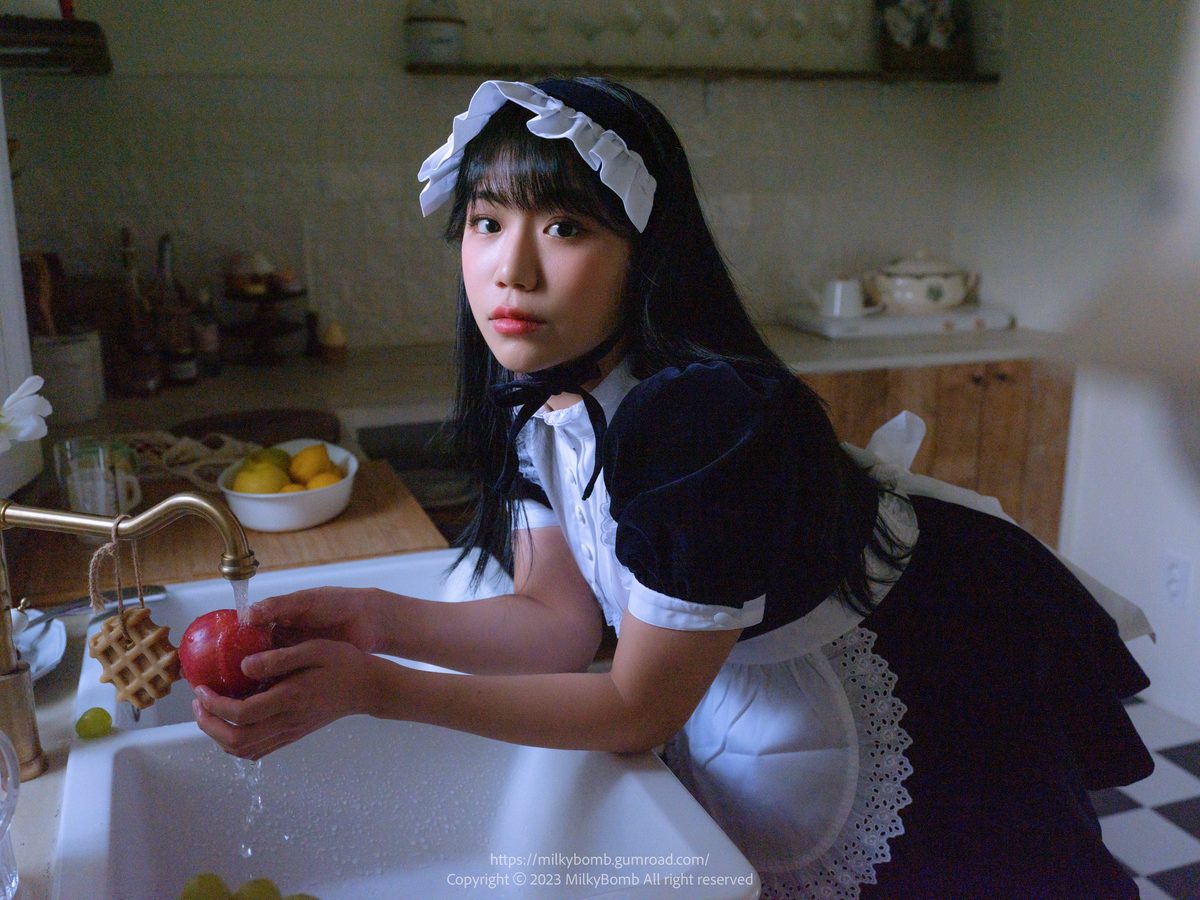 MilkyBomb YUI Vol 003 Maid B 0025 8771226269.jpg