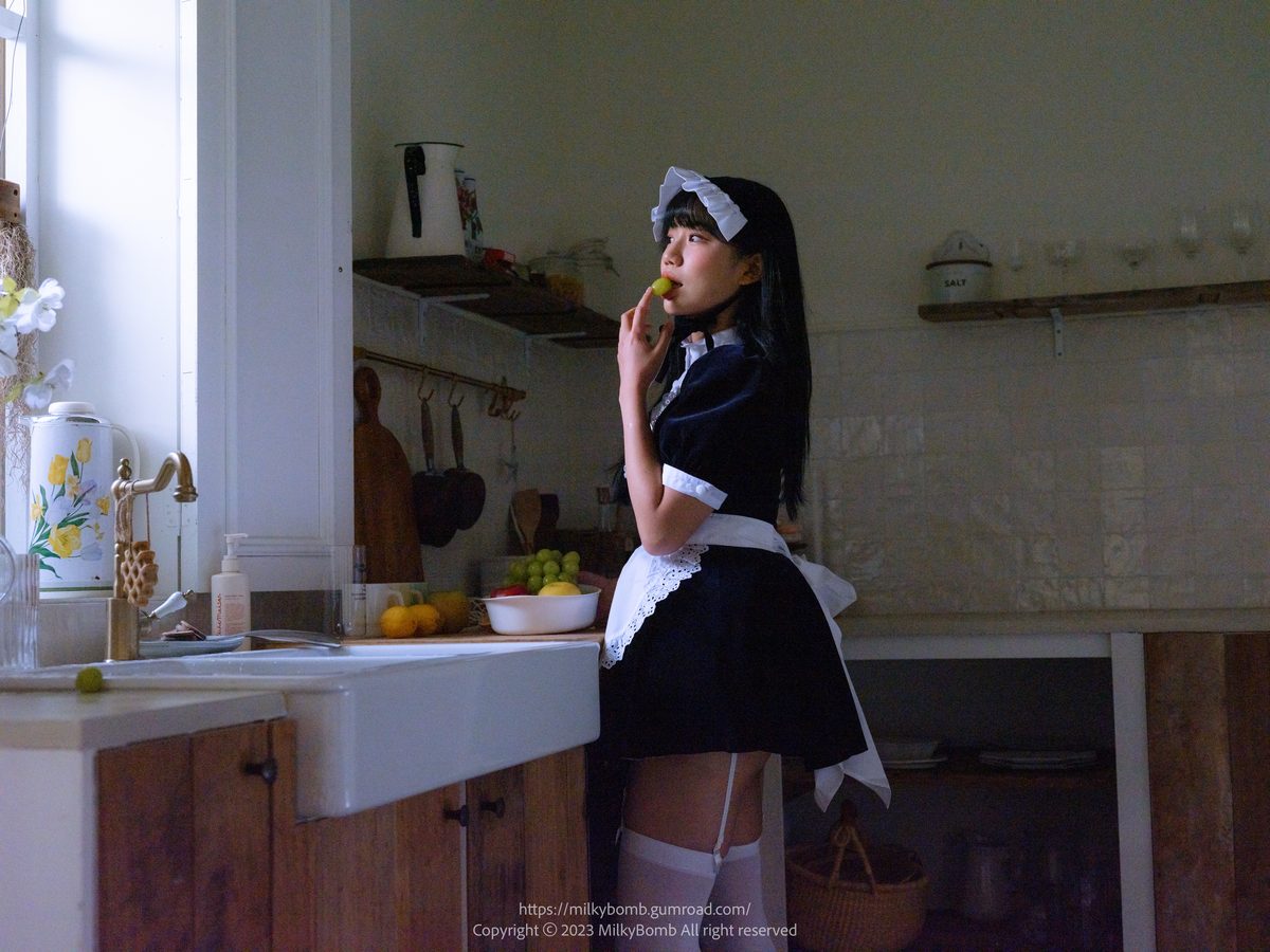 MilkyBomb YUI Vol 003 Maid B 0032 0106061671.jpg