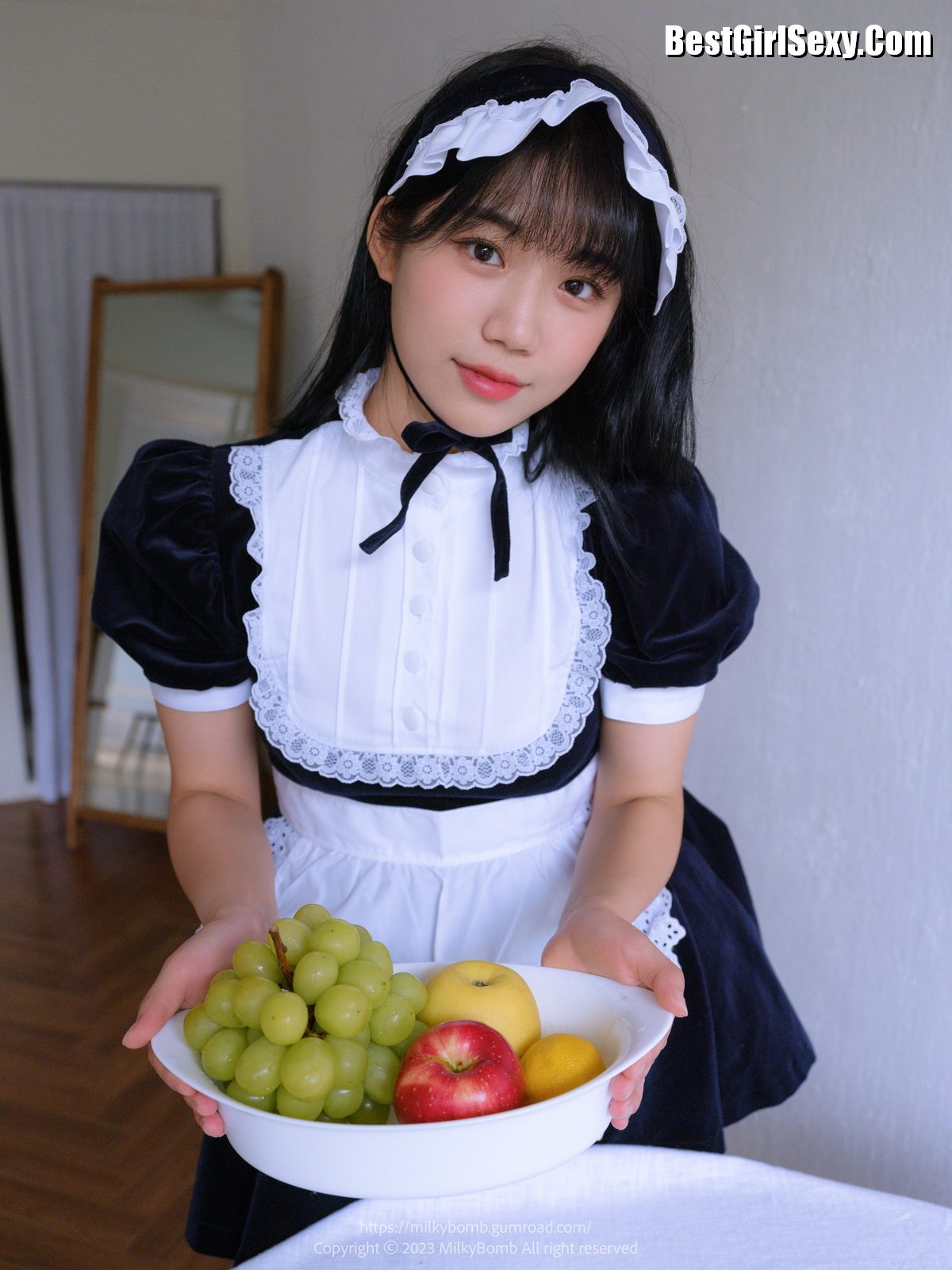 MilkyBomb YUI Vol 003 Maid B 0033 7461894095.jpg