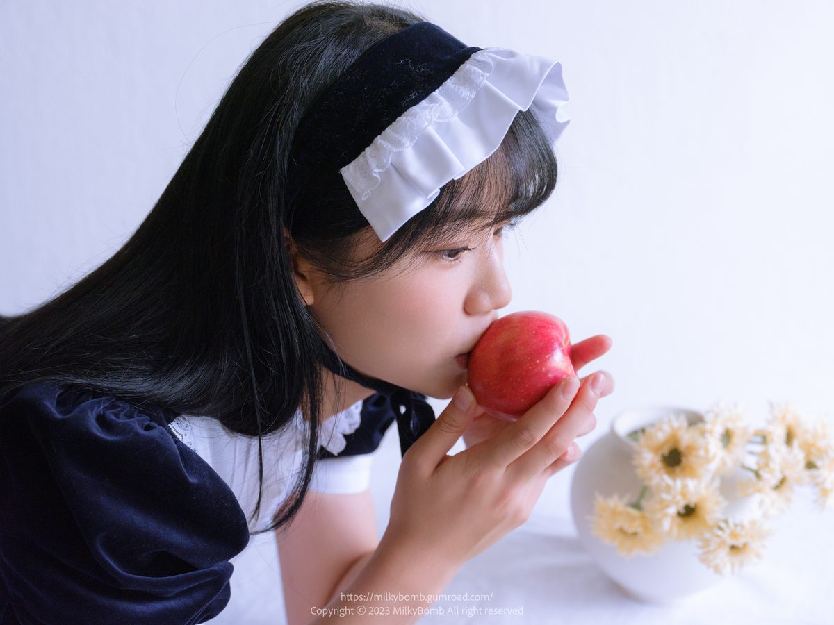 MilkyBomb YUI Vol 003 Maid B 0042 2901659165.jpg