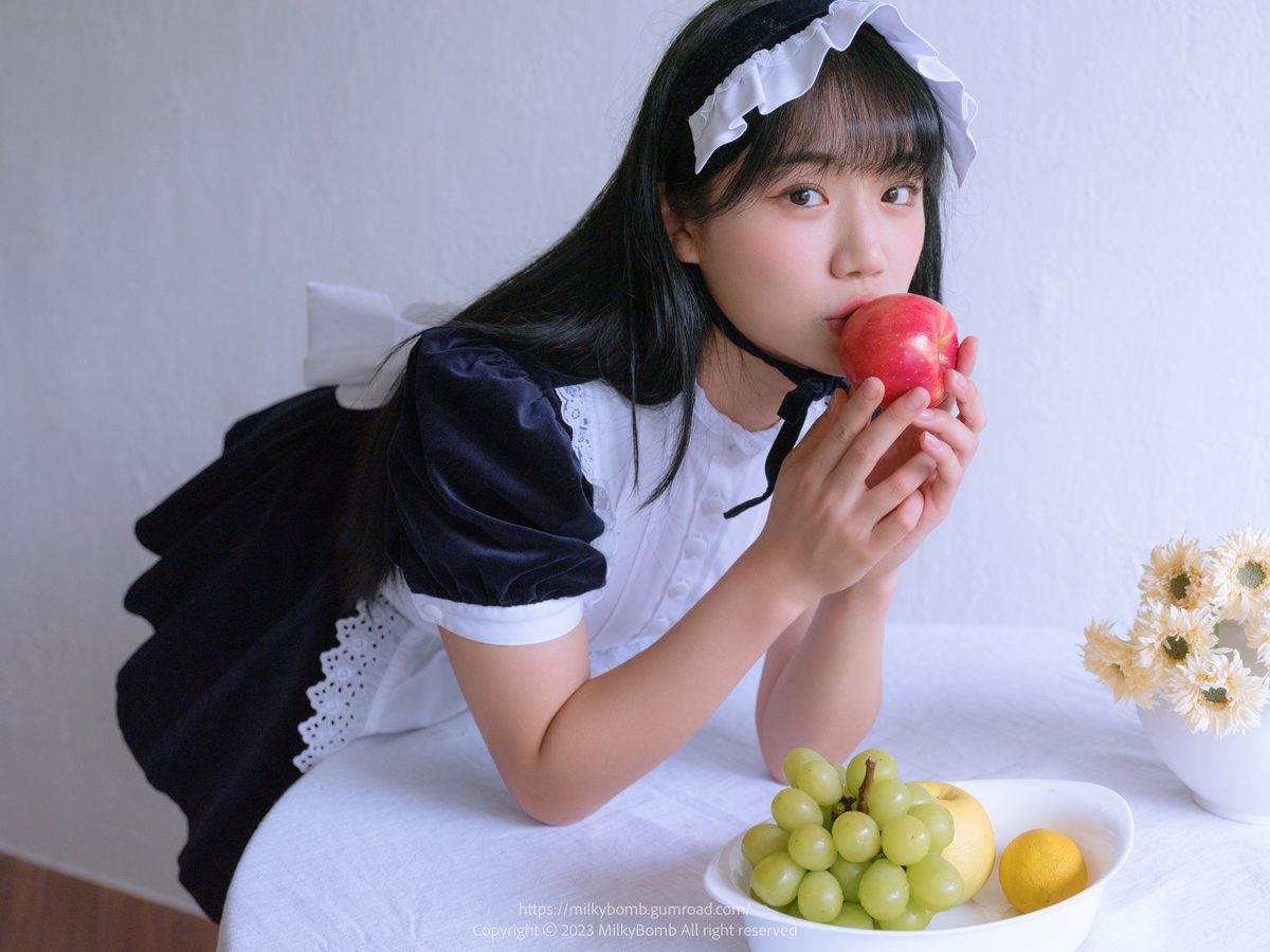 MilkyBomb YUI Vol 003 Maid B 0043 2932039380.jpg