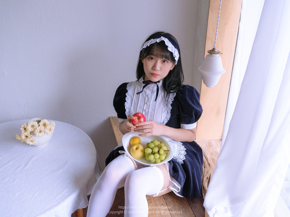 MilkyBomb YUI Vol 003 Maid B 0053 9187332790.jpg