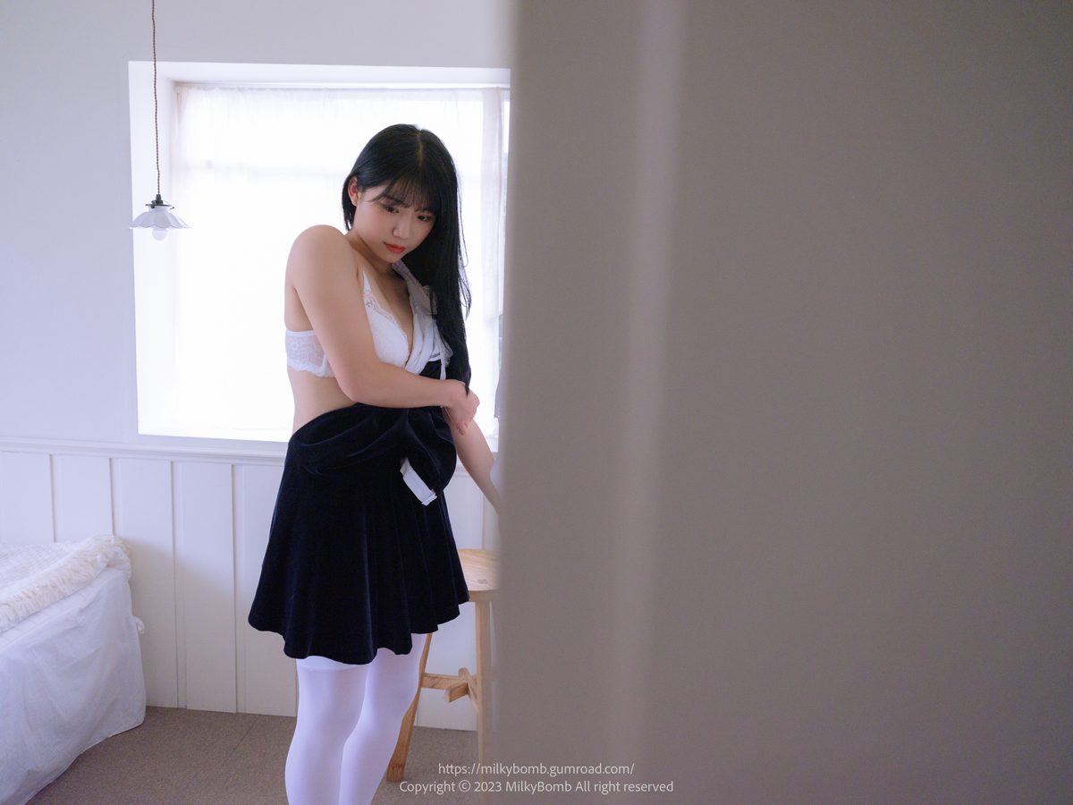 MilkyBomb YUI Vol 003 Maid C 0044 4298299339.jpg