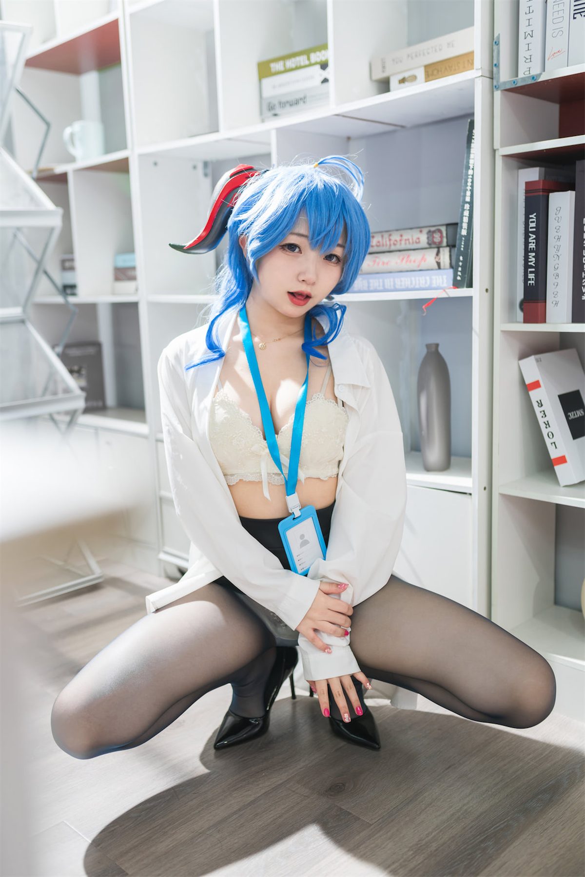 Coser@花铃 甘雨秘书OL 0010 0377759295.jpg