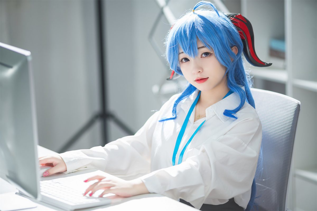 Coser@花铃 甘雨秘书OL 0016 3887852303.jpg