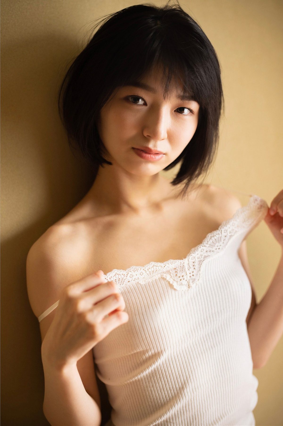 Sumire Kuramoto 倉本すみれ SUMIRE 咲き誇る青春の記憶 0044 6029400093.jpg