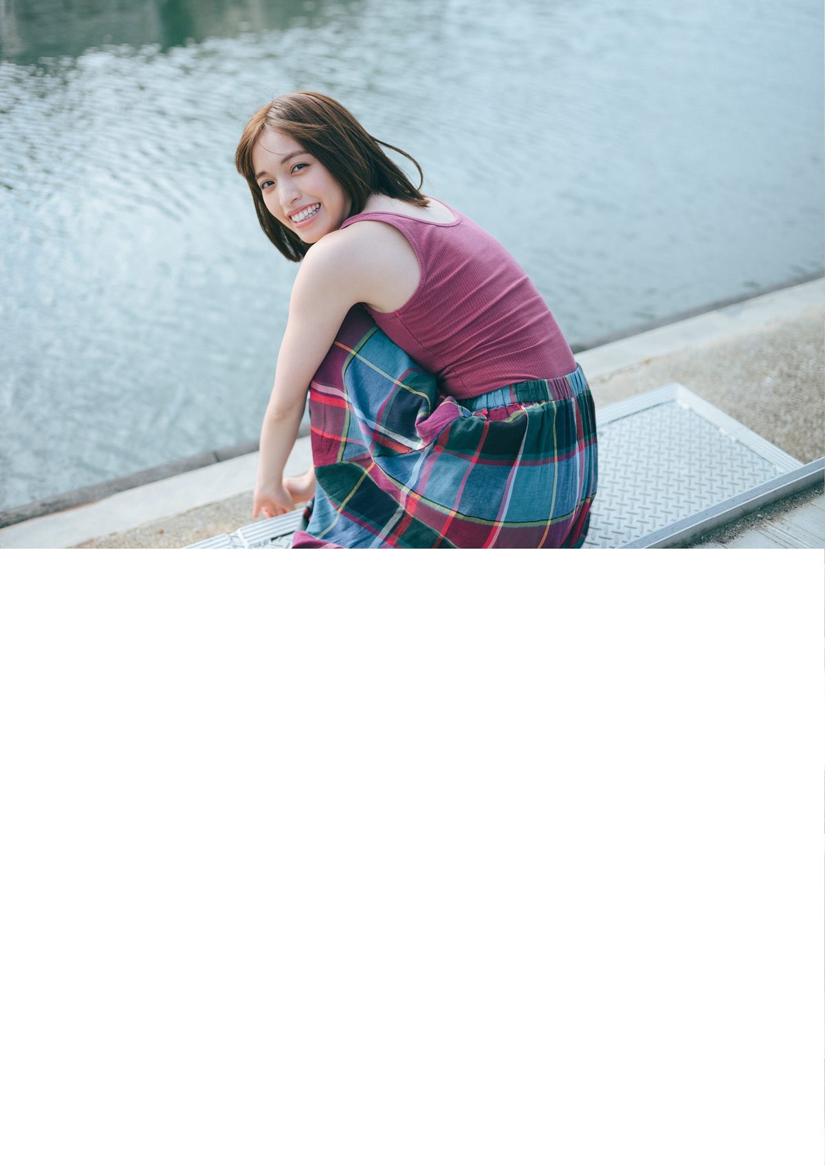 YJ Photobook Miyu Murashima 村島未悠 If You Reach Out 0044 3564990602.jpg