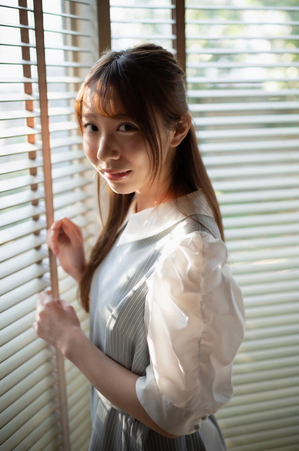 Yuria Hakaze 葉風ゆりあ Where The Wind Goes 0050 9262435413.jpg