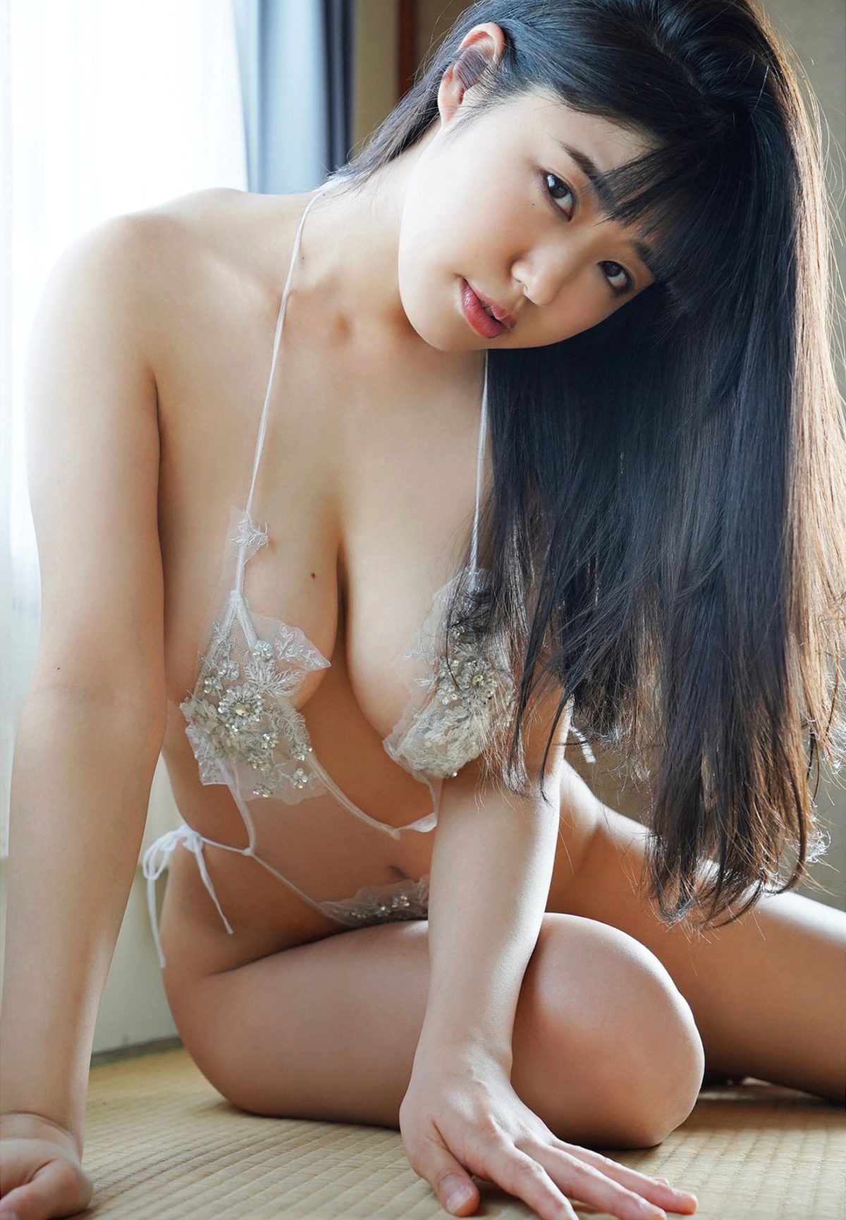 Momoka Yotsuba 四葉杏果 写真集 Secret Lover A 0021 5613667018.jpg