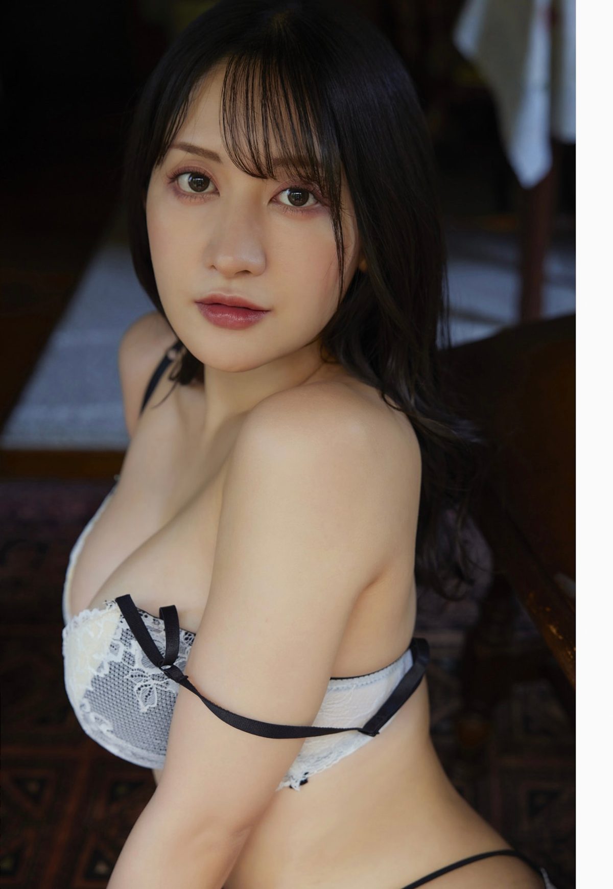 Hitomi Takamine 高嶺ひとみ HITOMI A 0035 6930622937.jpg