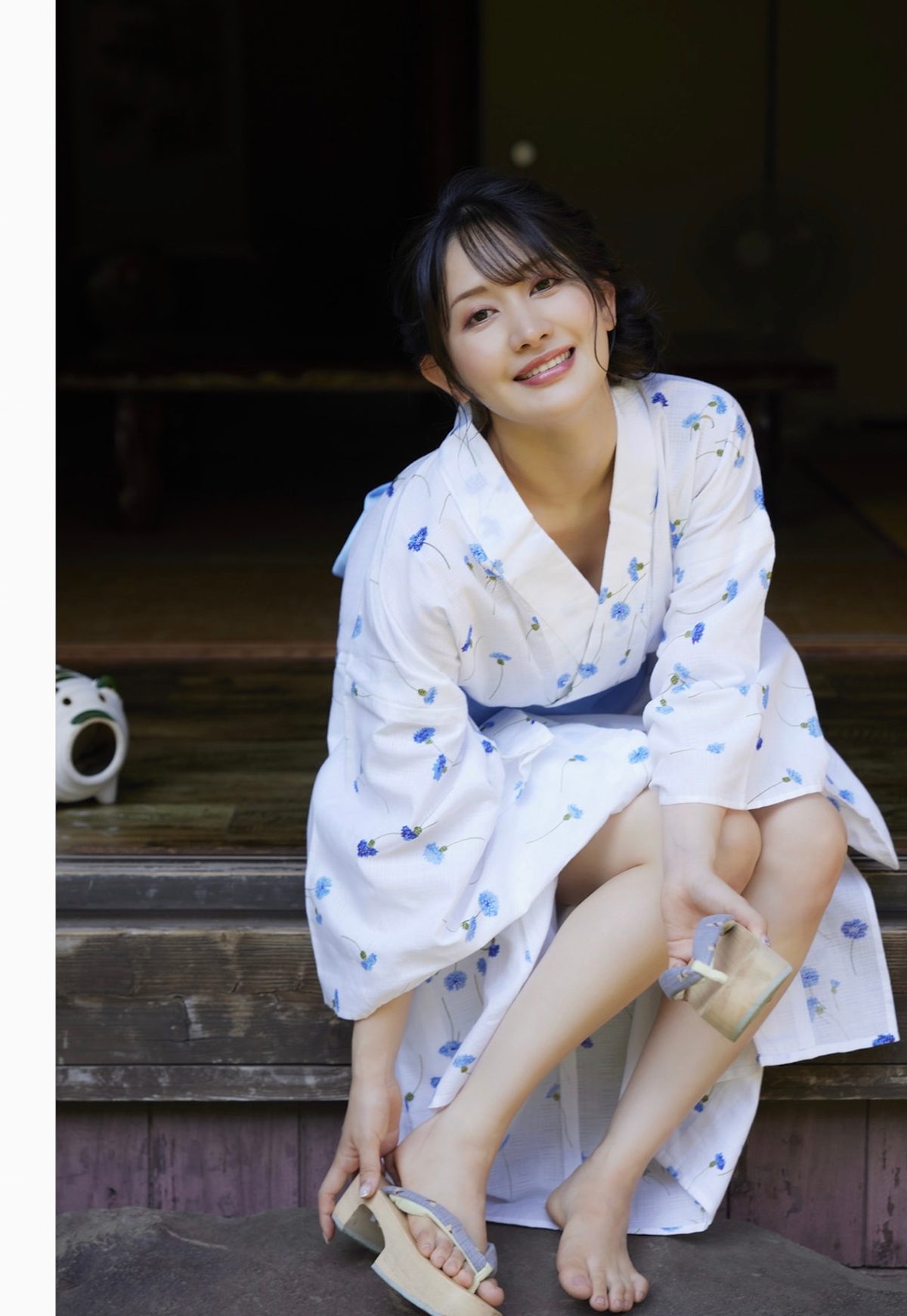 Hitomi Takamine 高嶺ひとみ HITOMI B 0030 2876956765.jpg