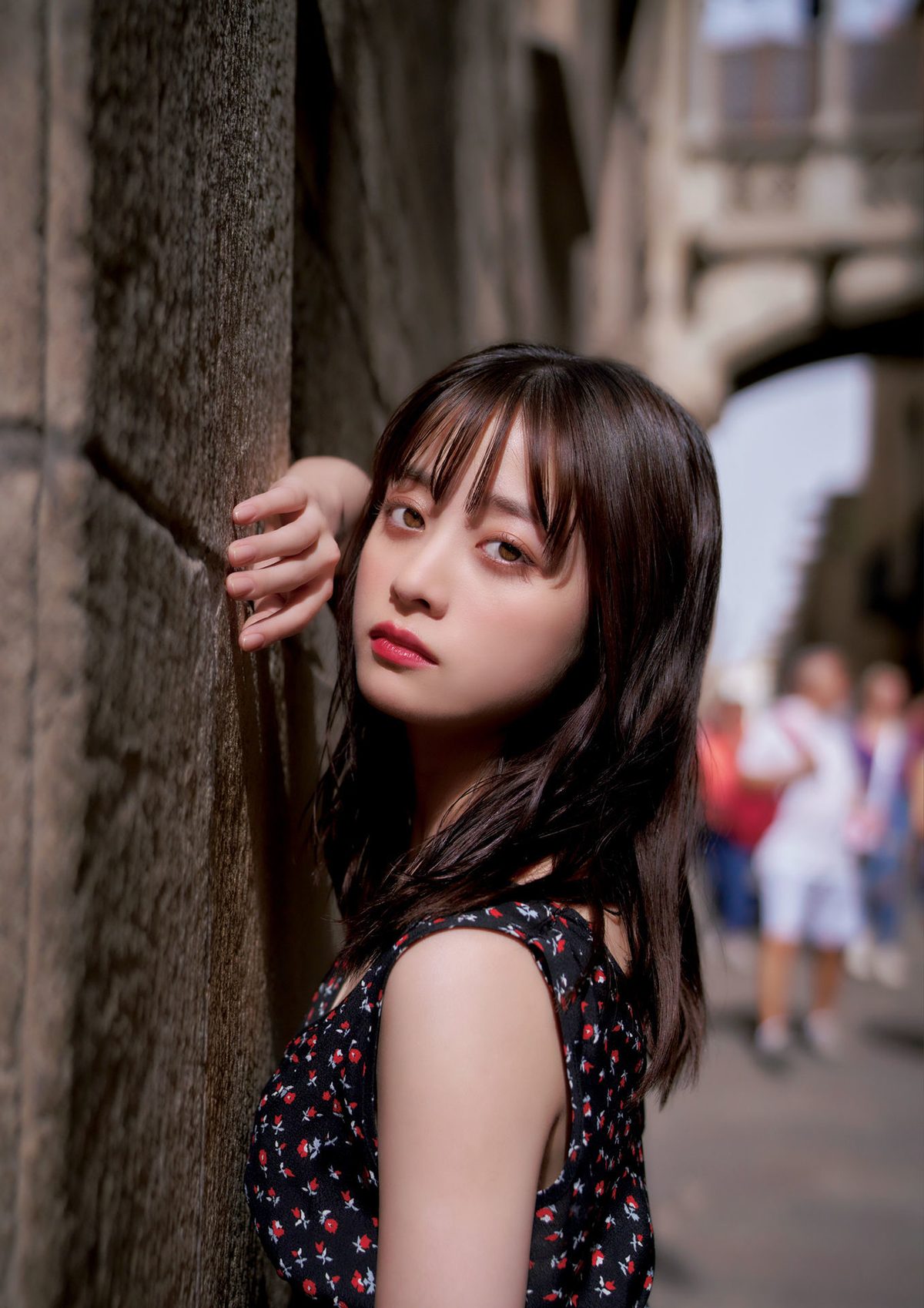 Kanna Hashimoto 橋本環奈 写真集 カレイドスコープ B 0012 5831663347.jpg