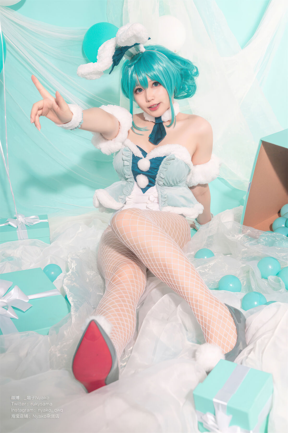 Coser@Nyako喵子 初音白兔 0001 8598209841.jpg