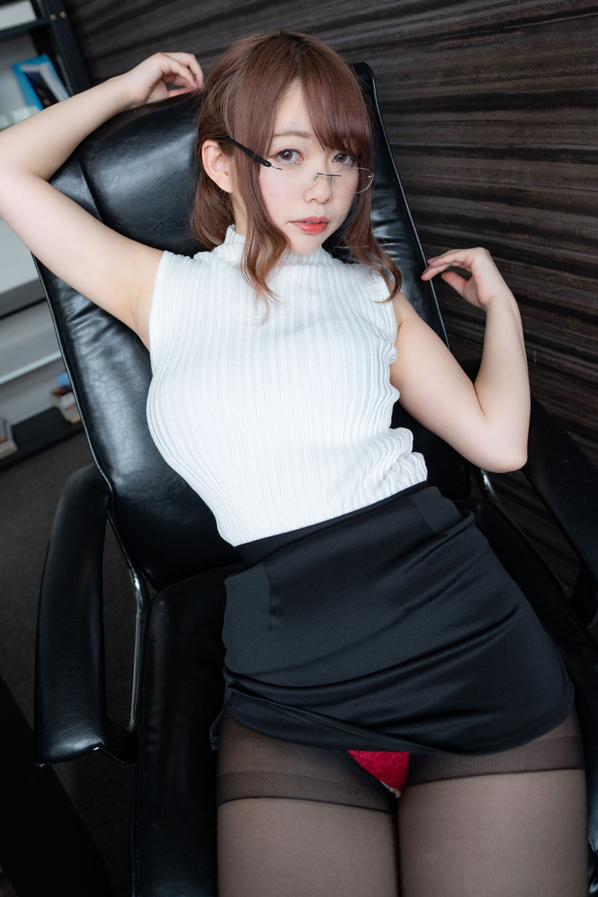 Photobook Shizuku Honami 穂南しずく – The Lazy Sister Vol.3