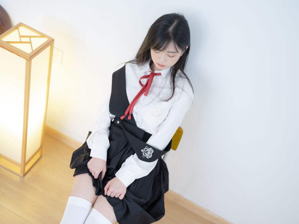 Coser@少女秩序 晞可 束缚衣白虎极品嫩妹 Part1 0051 8127544711.jpg