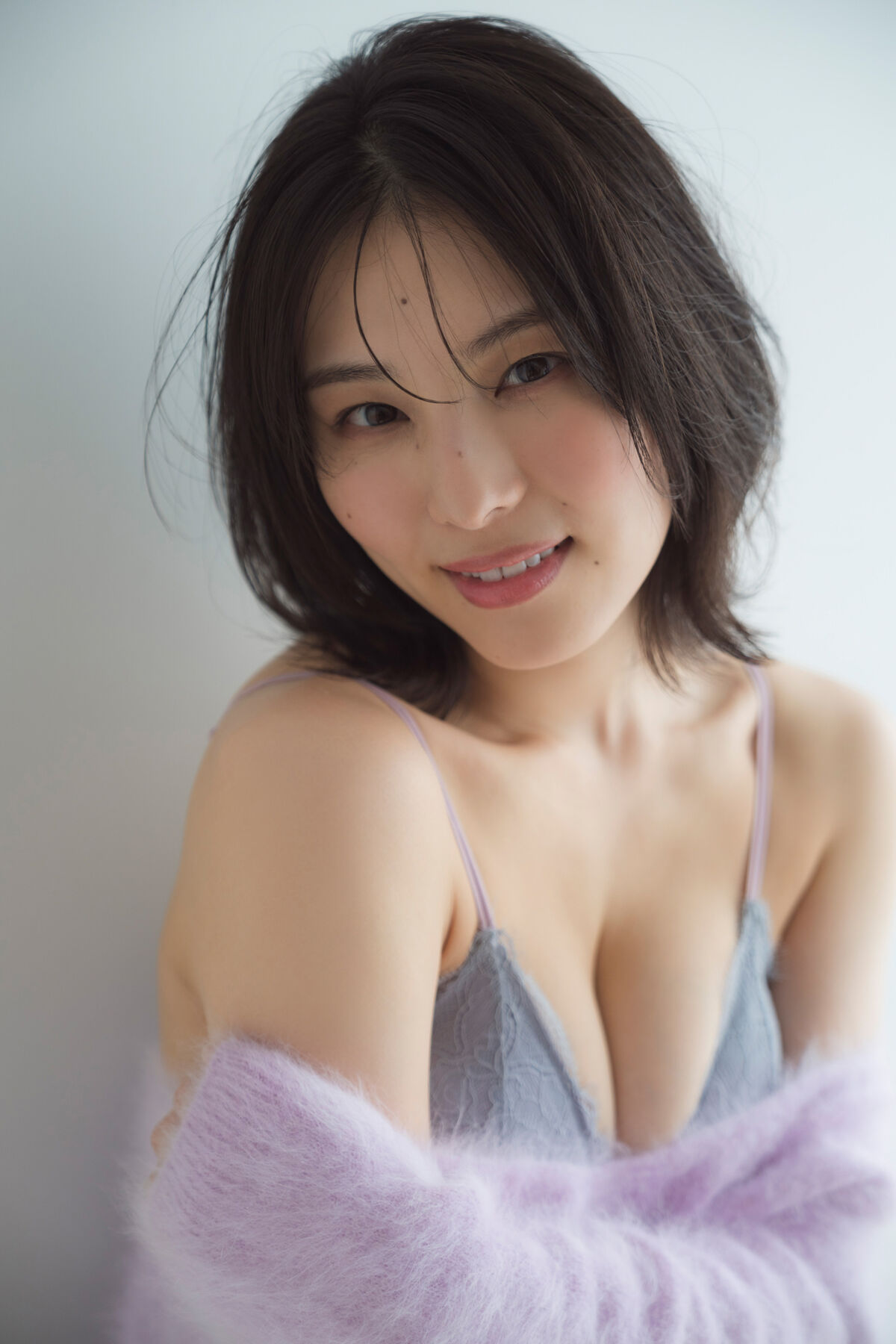 Photobook 2024 05 24 Iori Sagara 相楽伊織 のぞいてみる FRIDAYデジタル写真集 0011 4686117916.jpg