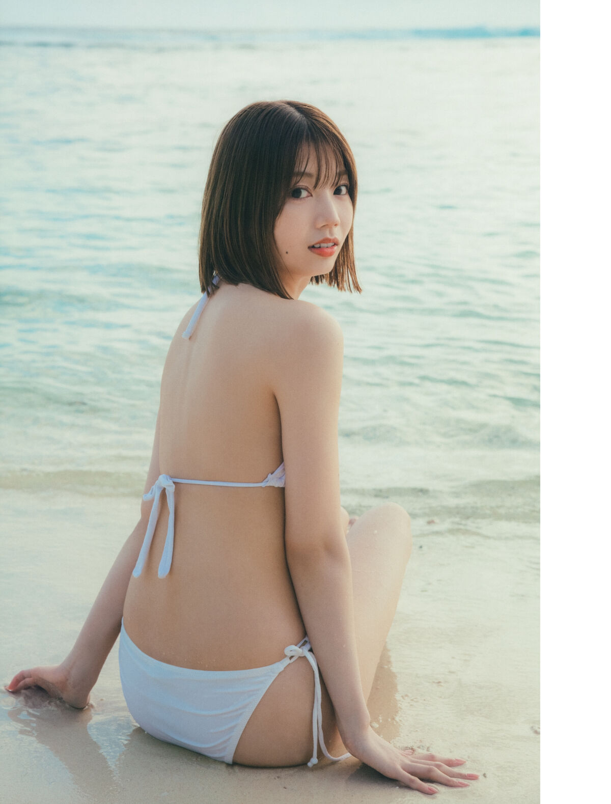 Photobook 2024 06 18 日向坂46 Ayaka Takamoto 高本彩花 1st写真集 僕の記憶の中で Part1 0027 9384240703.jpg