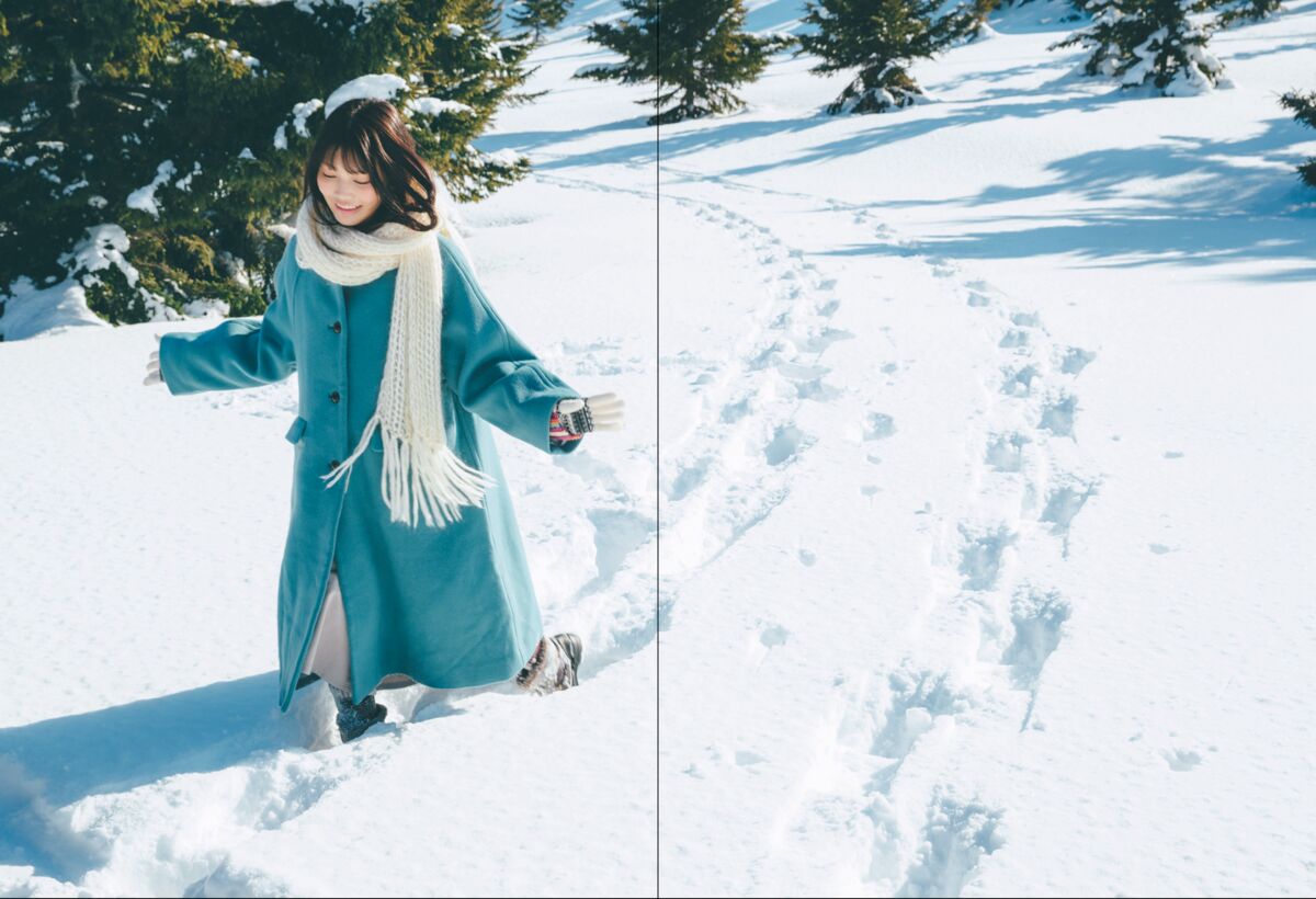 Photobook Reona Matsushita 松下玲緒菜 2nd 写真集 in the seasons Part1 0027 0794022759.jpg