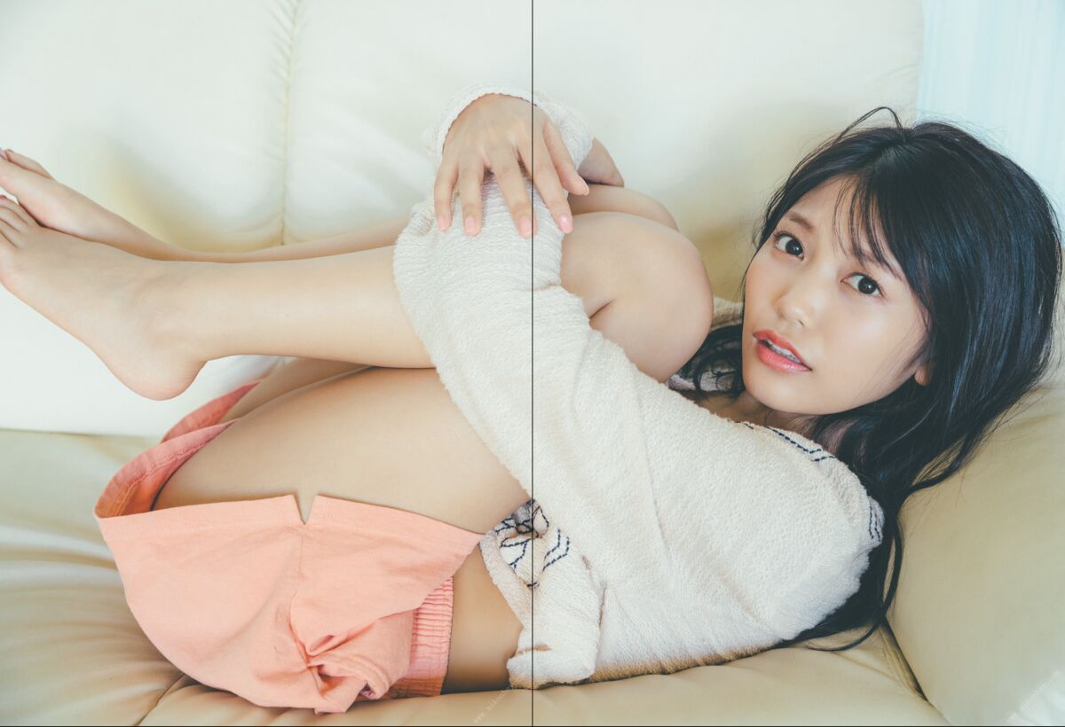 Photobook Reona Matsushita 松下玲緒菜 2nd 写真集 in the seasons Part2 0048 9988117499.jpg