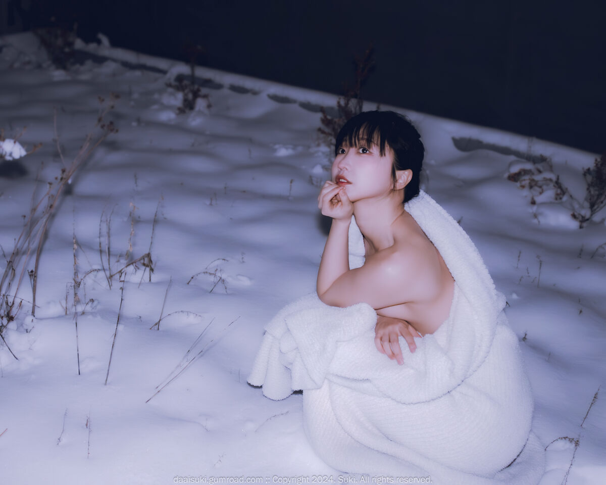 Suki 숙희 Snowy Night 0012 5095495825.jpg