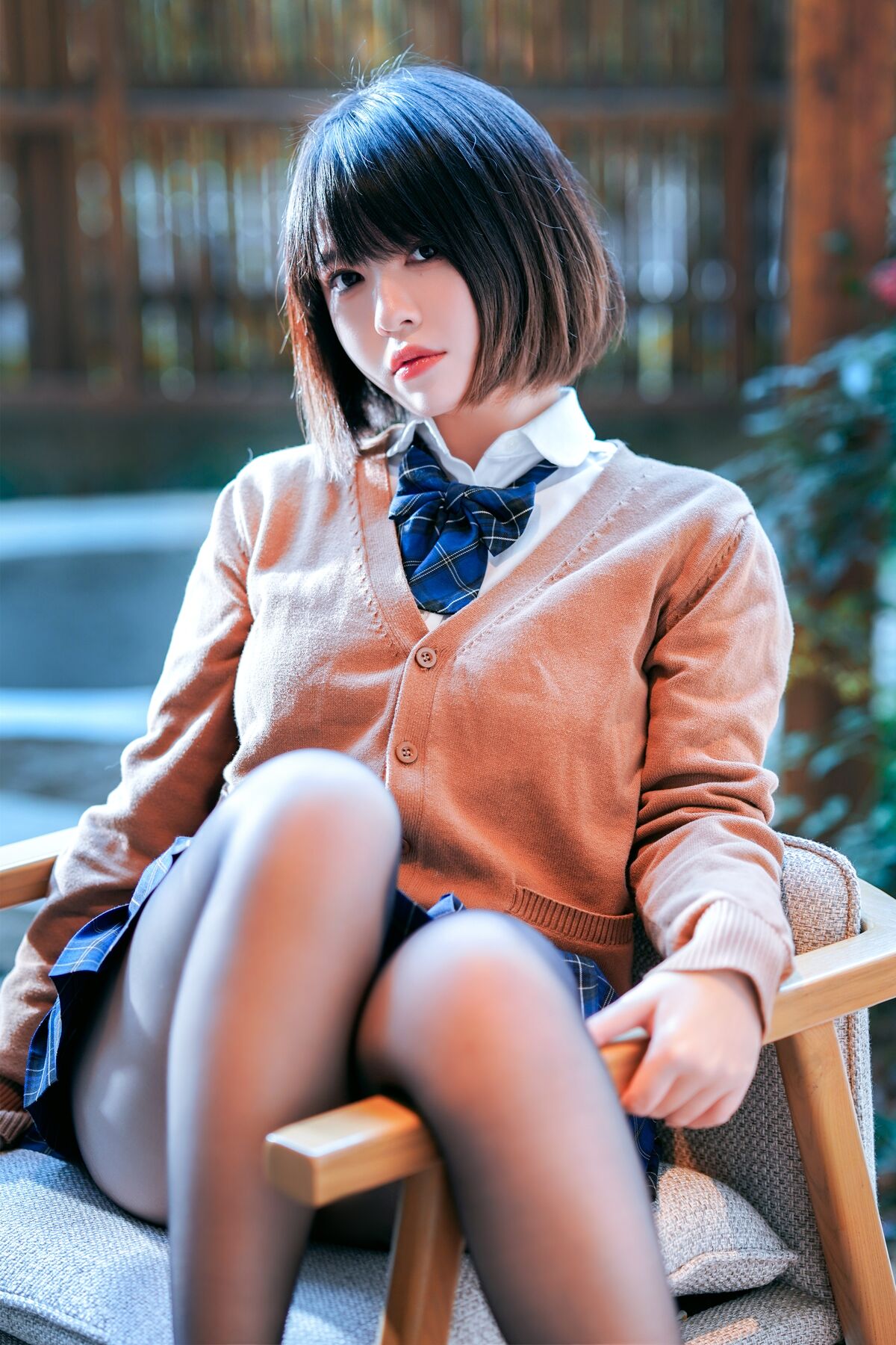 Coser@半半子 彼女の制服姿が好き 电车庭院 0008 1812037615.jpg