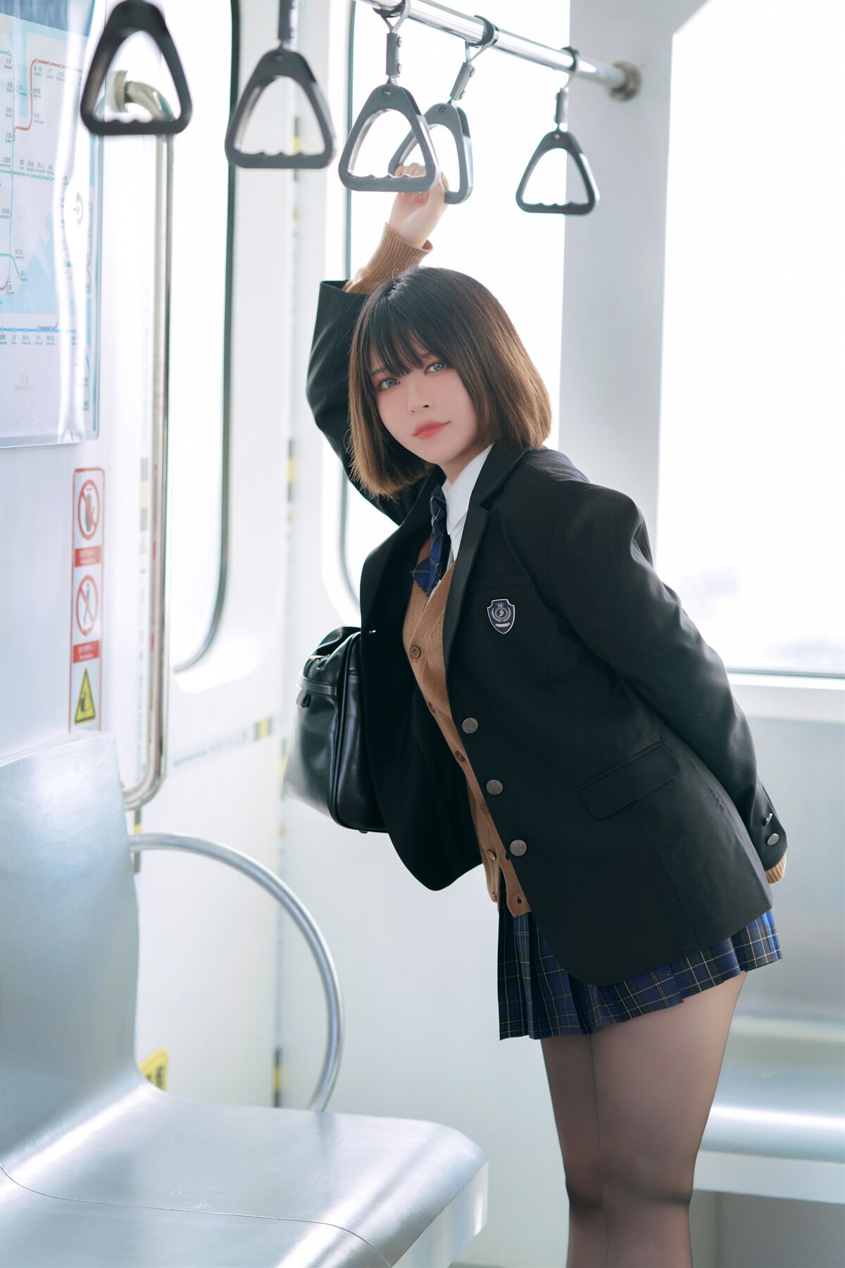 Coser@半半子 彼女の制服姿が好き 电车庭院 0038 9260035596.jpg