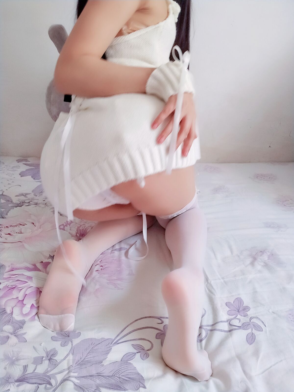 Coser@羽天shine 白丝白色毛衣 Part1 0013 6971201688.jpg