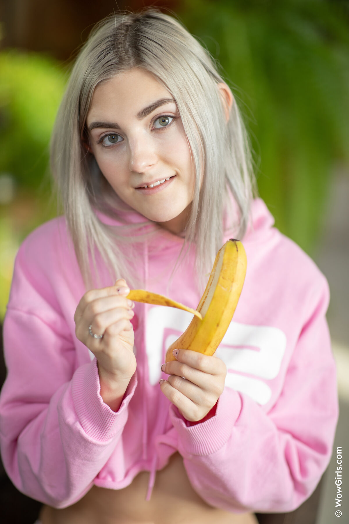 WowGirls Eva Elfie Banana Time Part1 0002 5337564501.jpg